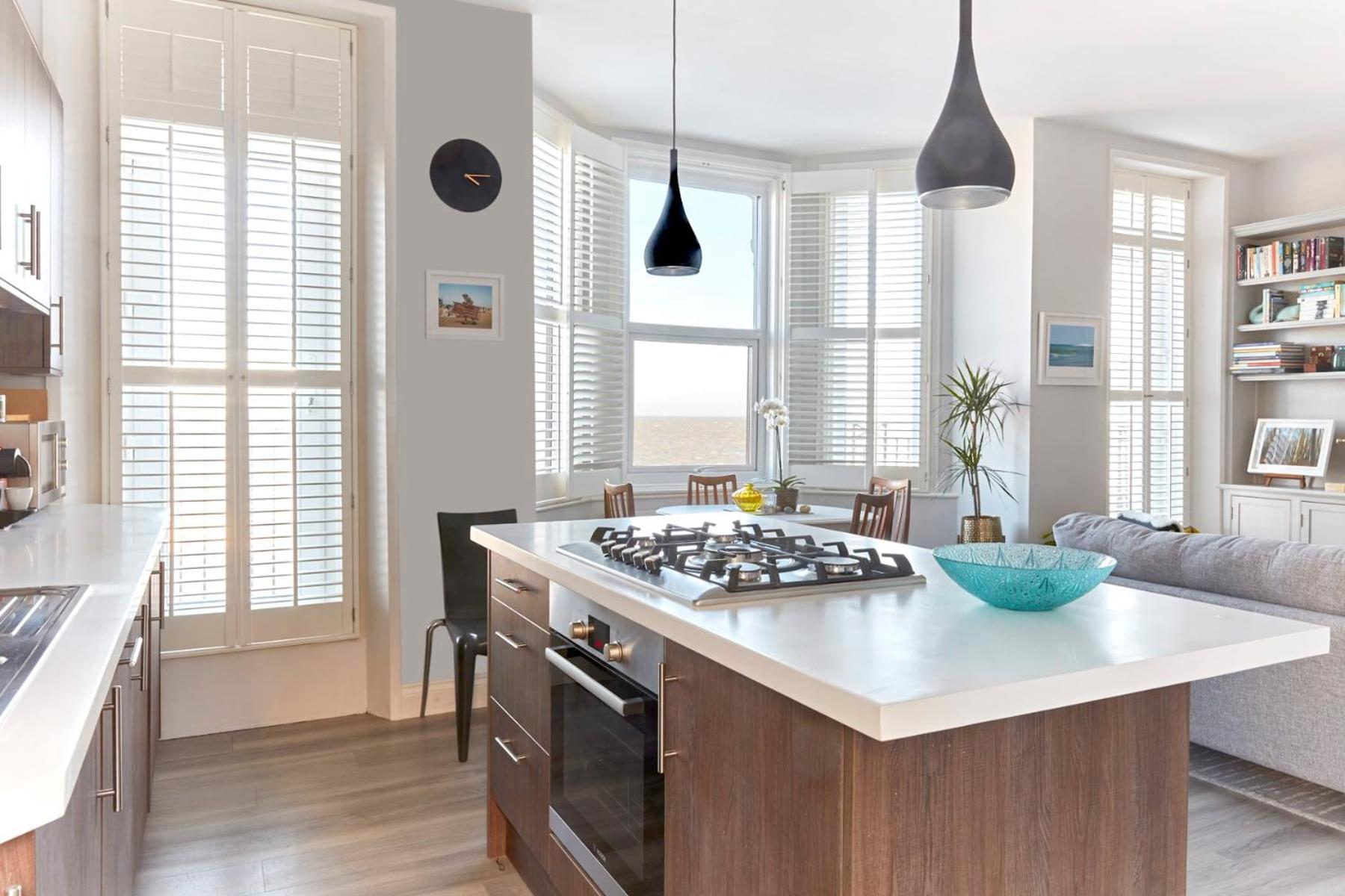 Spacious Beach Front Apartment With Stunning Sea Views Deal Luaran gambar