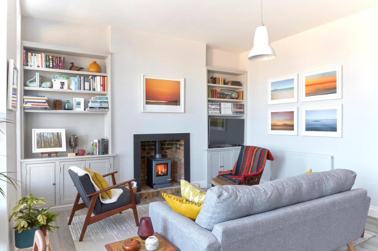 Spacious Beach Front Apartment With Stunning Sea Views Deal Luaran gambar